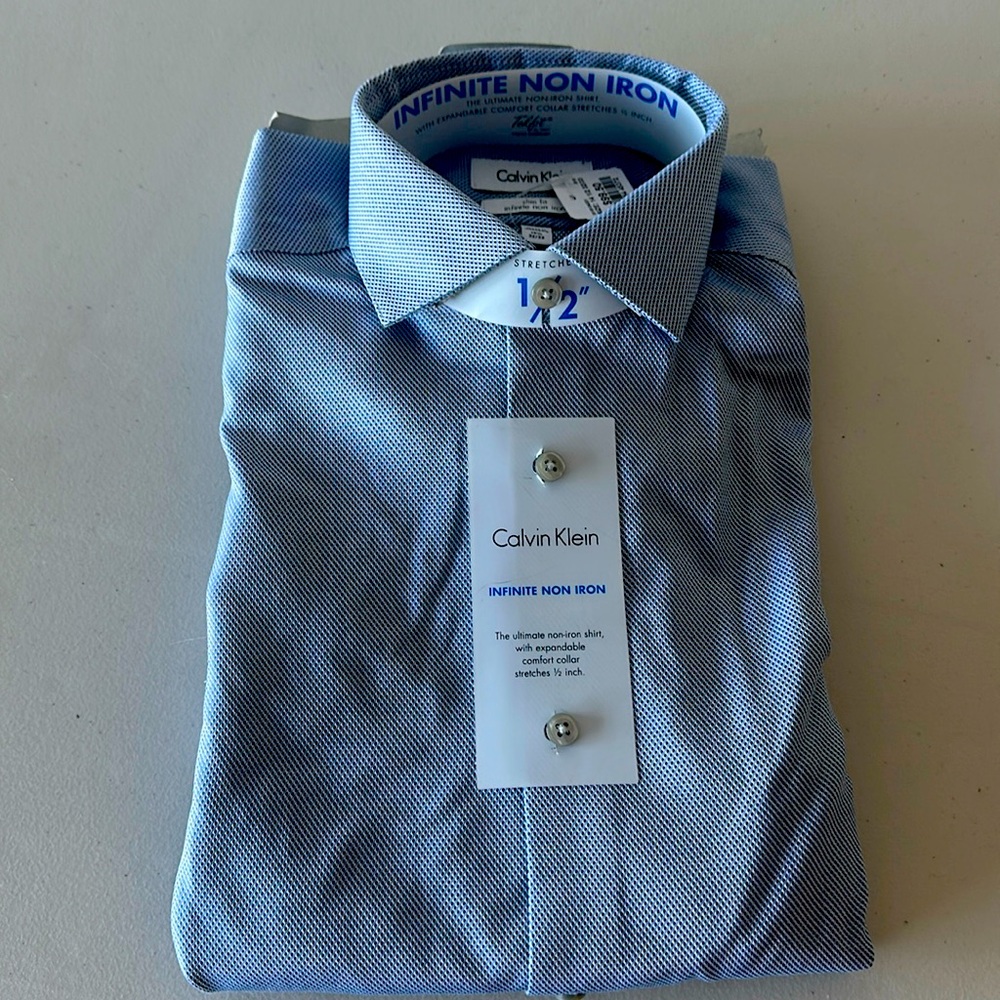 Men’s Calvin Klein button down shirt